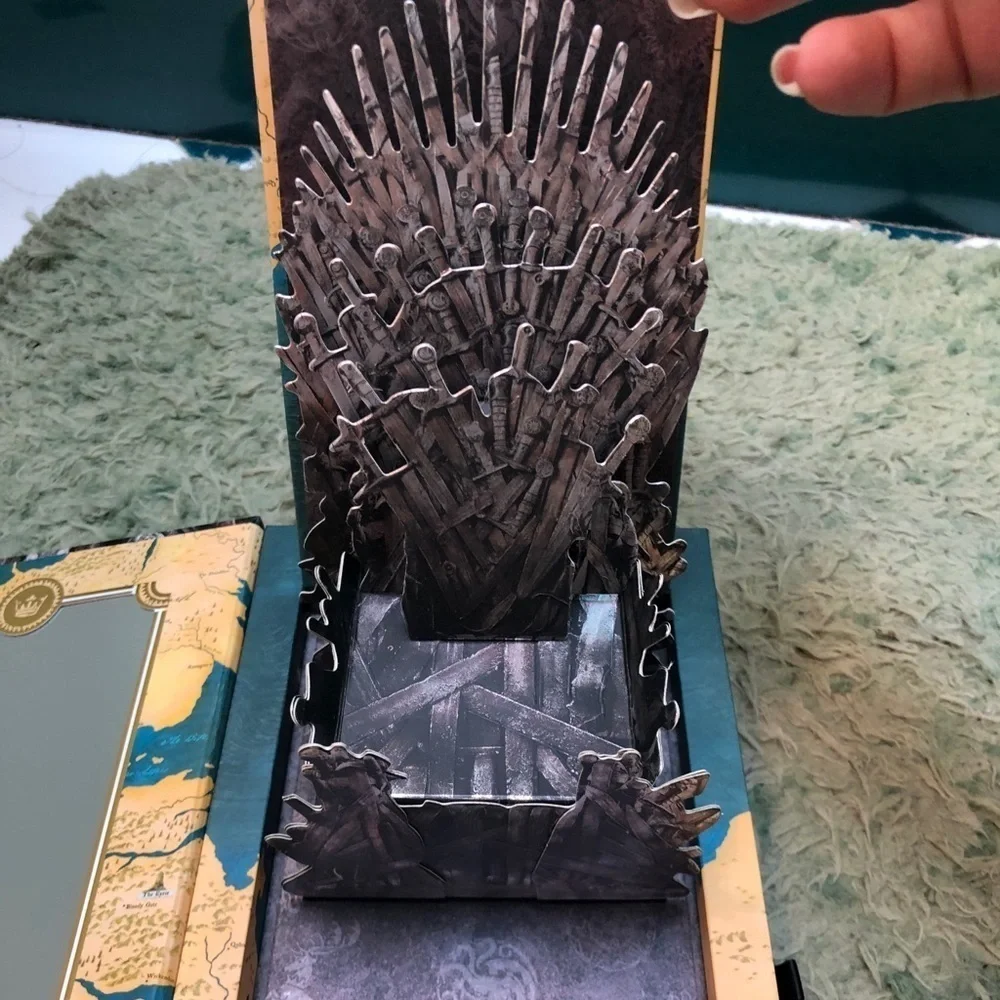 NIB URBAN DECAY GAME OF THRONES EYESHADOW PALETTE